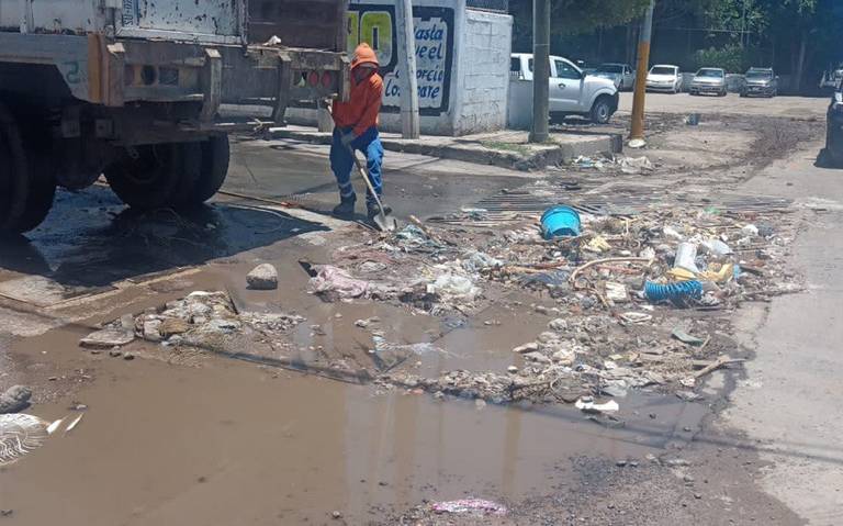 Se agrava problema de basura en alcantarillas de Quer taro