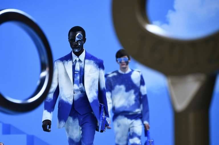 Louis Vuitton y el regreso a las pasarelas reales en Shanghai, China –  Revista Imagen Miami