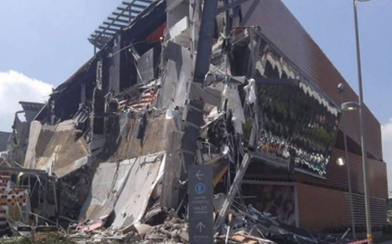 Se desploma una parte del centro comercial Artz Pedregal en la