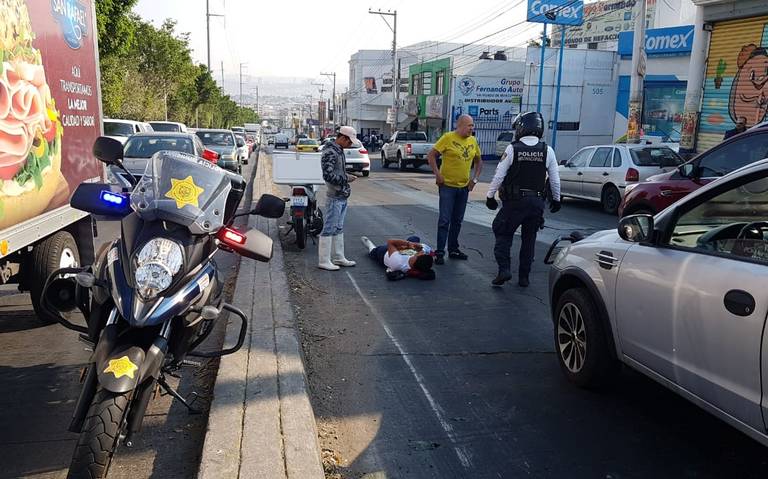 Motociclista pierde el control y derrapa - Diario de Querétaro | Noticias  Locales, Policiacas, de México, Querétaro y el Mundo